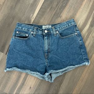✨5/$20✨ Vintage LondonJean Denim Shorts Distressed Hem Medium Wash Size 10